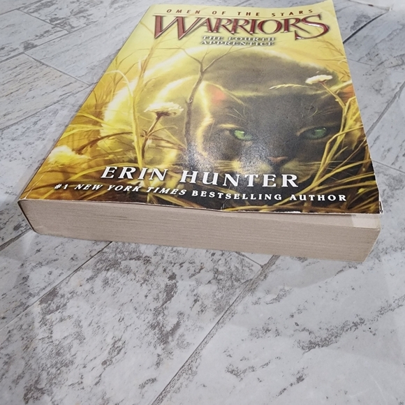 Warriors: Omen Of The Stars #1 The Fourth Apprentice Book - Picture 8 of 11